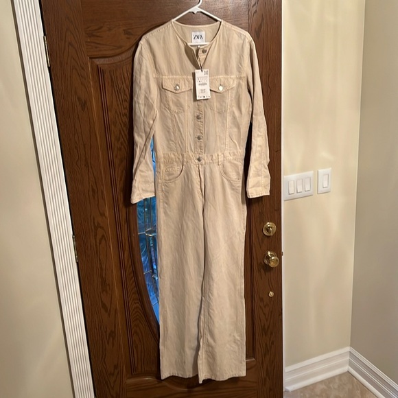 Zara carpenter style jumpsuit small brand new never been worn NWT - Picture 1 of 3
